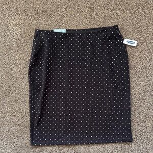 Old Navy Black and cream Polka Dot stretchy Pencil Skirt size medium brand new